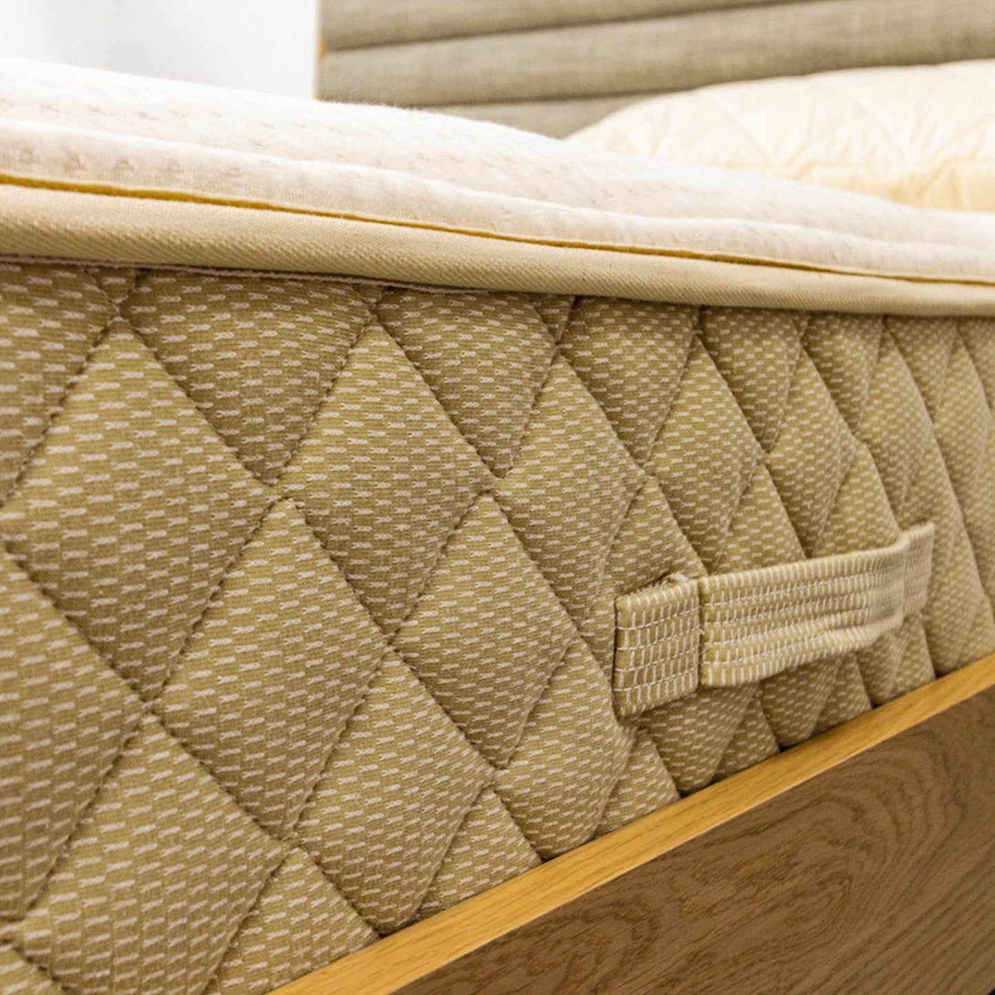 Matelas hybride en latex et laine