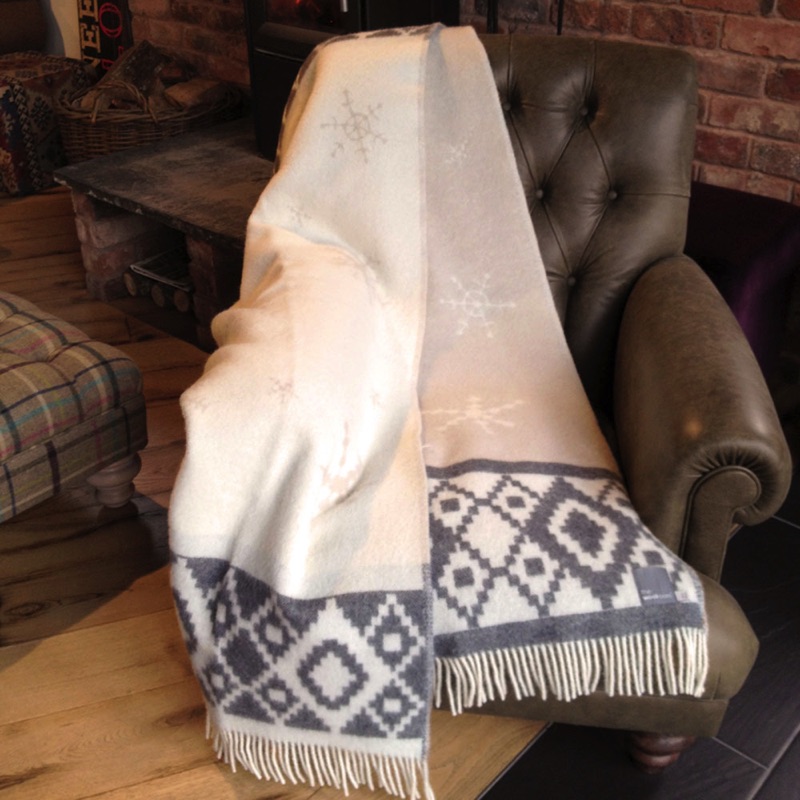 Beige Snowflake Wool Throw
