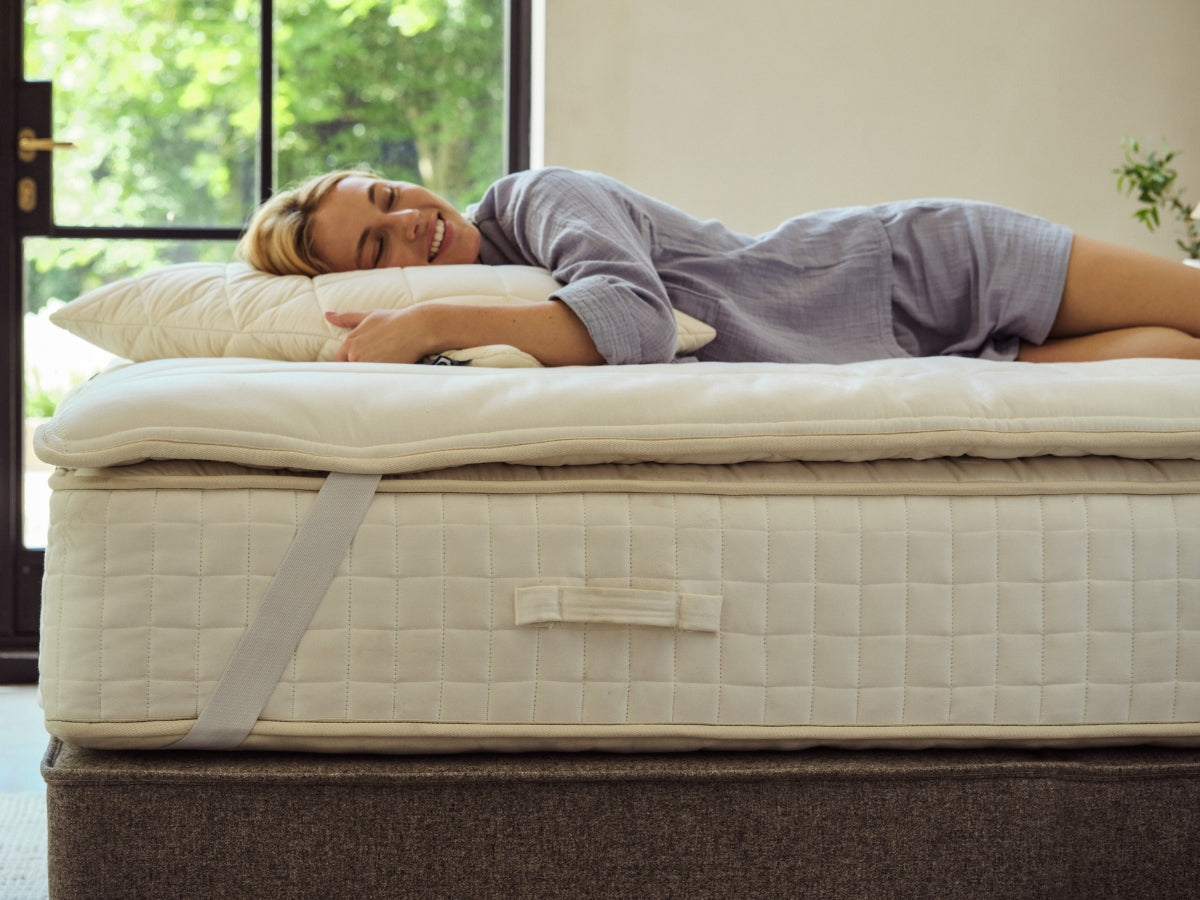 What is a Mattress Topper? Benefits, Materials & Buying Tips