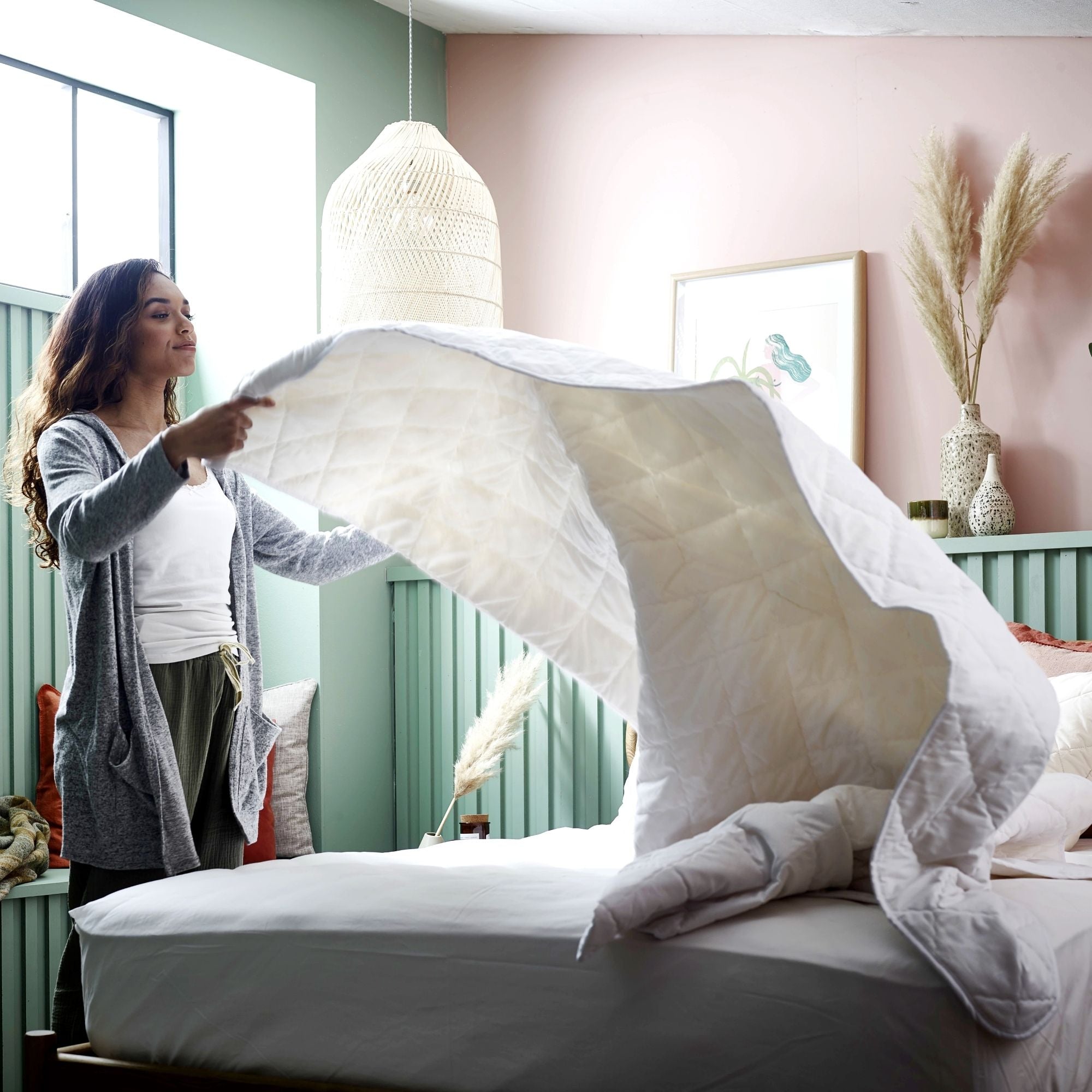 How to Switch Your Bedding for Spring: The Wool Comforter Guide