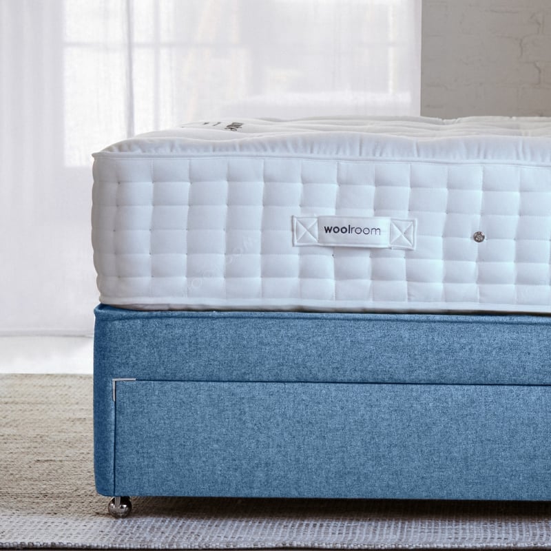 Close up picture of a Artisan mattress