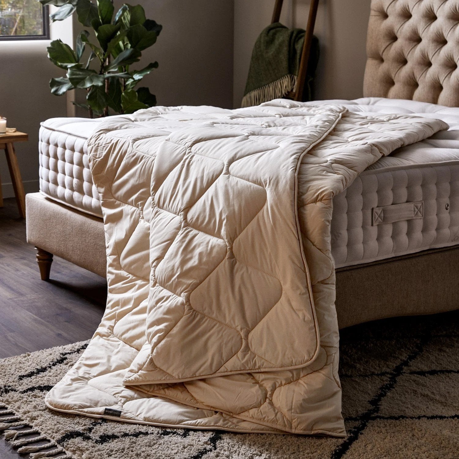 Product image of Deluxe Washable Wool Duvet - Medium by Woolroom – premium wool duvets
