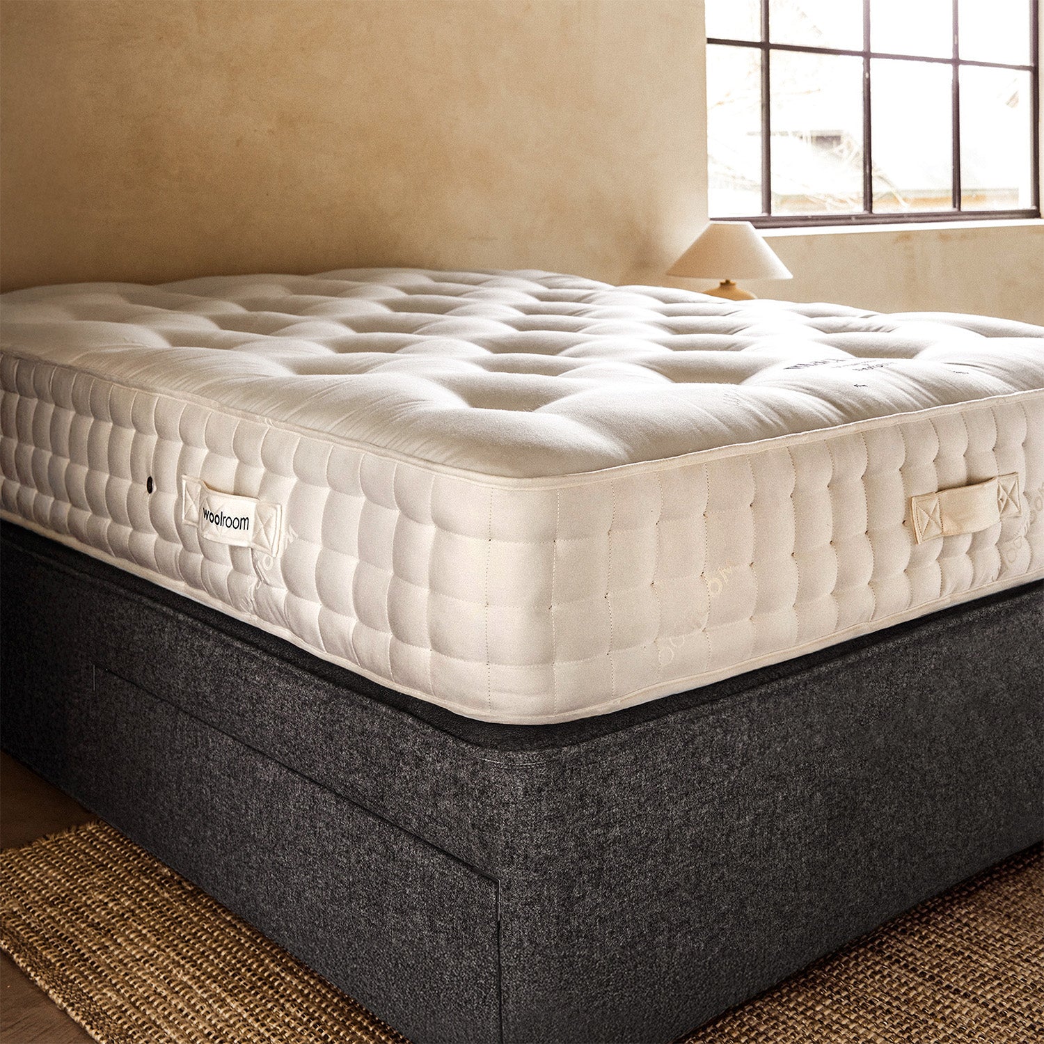 The side view of the Woolroom Blackwell wool mattress.