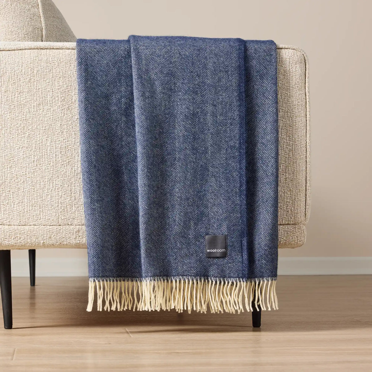 Jeté en pure laine vierge Woolroom Lilly à chevrons - Bleu