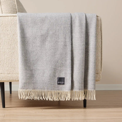 Plaid Woolroom Lilly en pure laine vierge à chevrons - Gris
