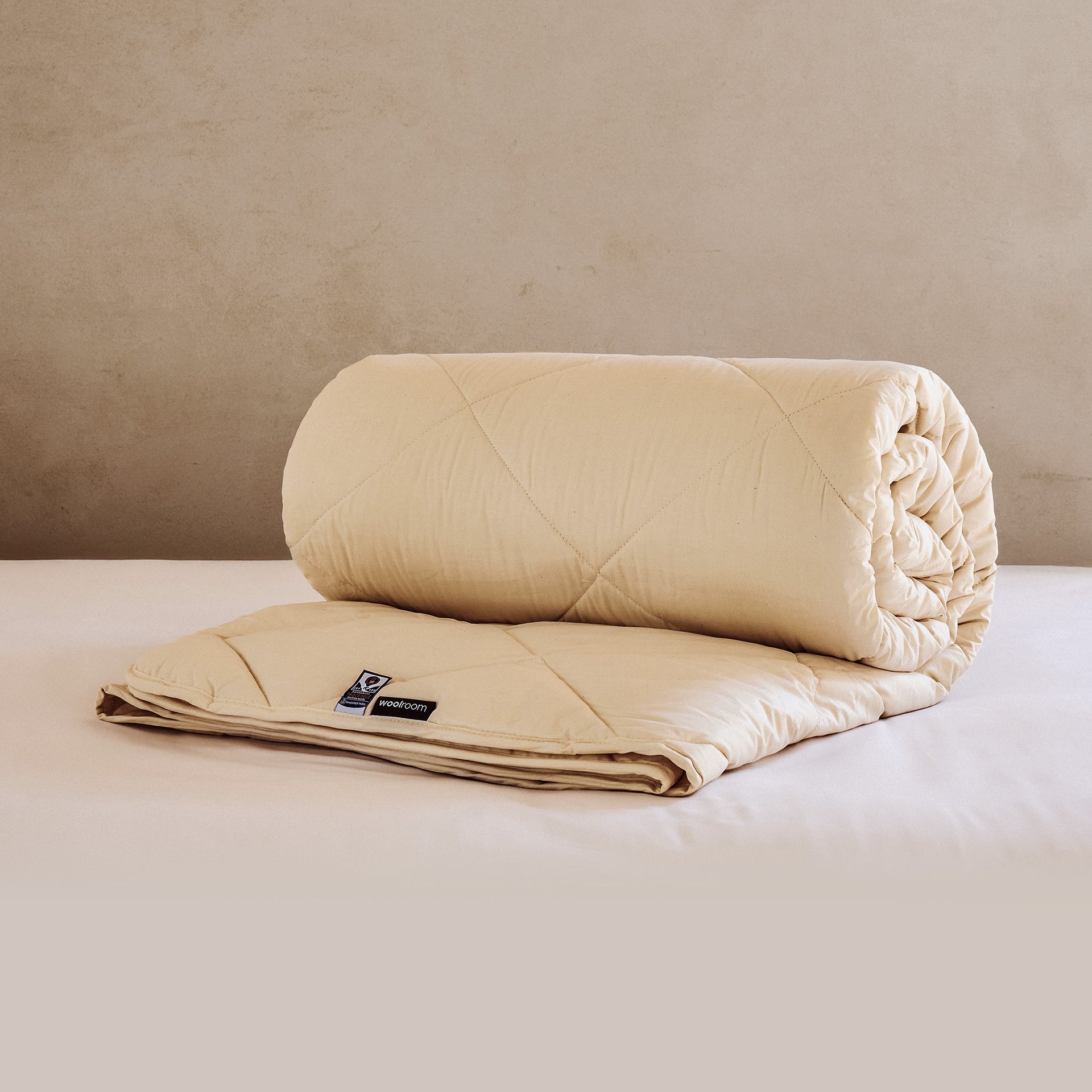 Deluxe Washable Wool Comforter - Medium King
