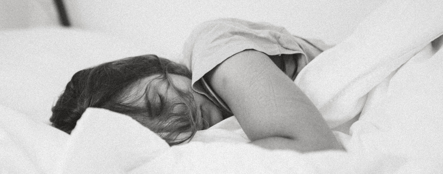 woman sleeping with night sweats
