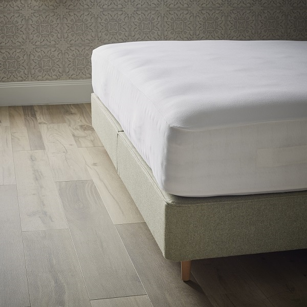 Organic Cotton Waterproof Fitted Sheet - White
