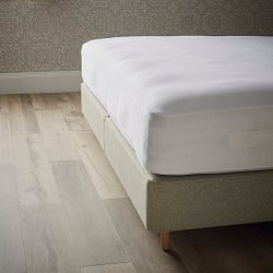 Organic Cotton Waterproof Fitted Sheet - White